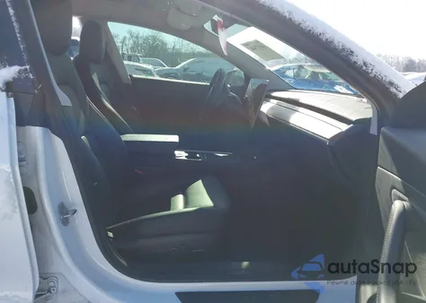 2021 Tesla Model 3 Long Range Dual Motor All-Wheel Drive z USA, uszkodzony, nr VIN 5YJ3E1EB9MF855382